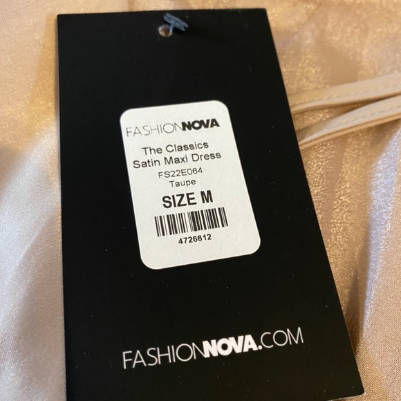 Beautiful long beige/golden dress - Picture 4 of 5